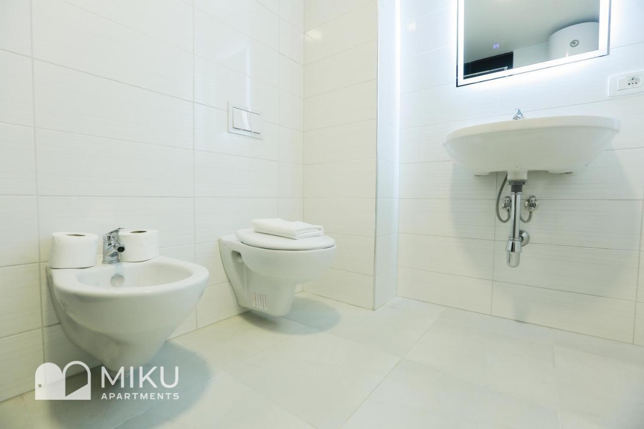 Miku Apartment - Glamorous 1Bedroom Apartment At Olympic Residence Tirana Exterior foto